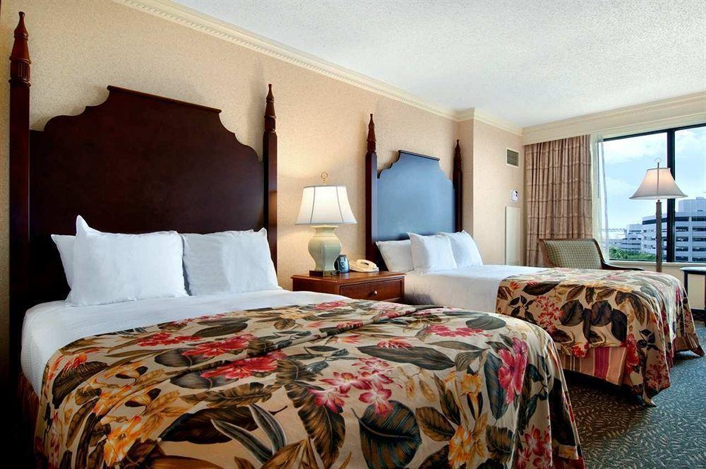 Hilton New Orleans Airport Hotel Kenner Room photo